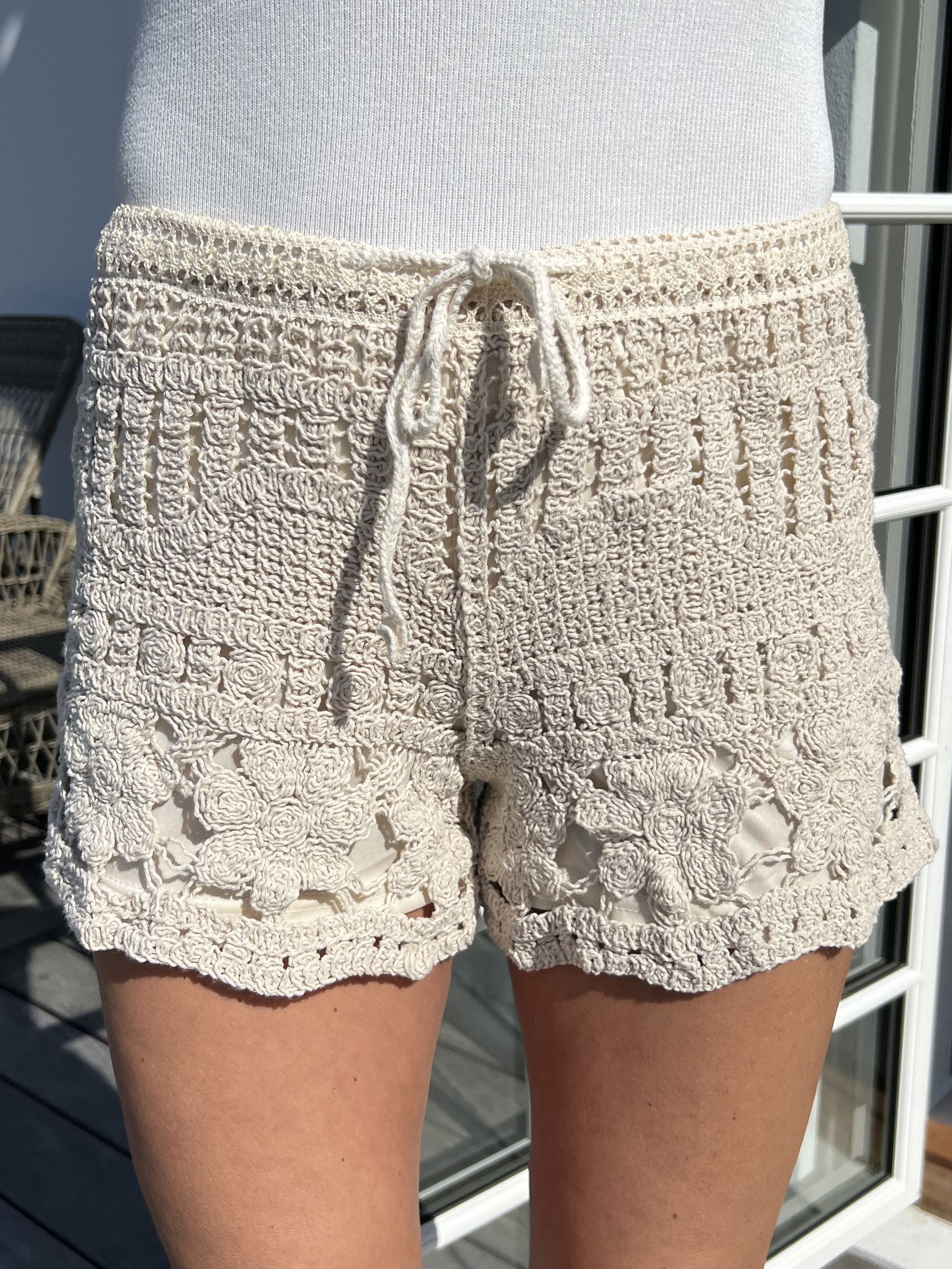 Siena - Søde hæklede shorts med elastikkant